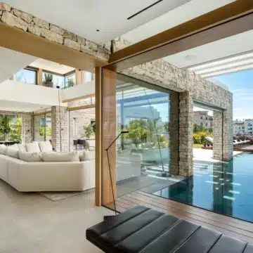 Architectural masterpiece with breathtaking views of La Concha and Mediterranean sea in Nueva Andalucia, Picture 5