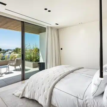 Architectural masterpiece with breathtaking views of La Concha and Mediterranean sea in Nueva Andalucia, Picture 10