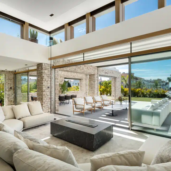 Architectural masterpiece with breathtaking views of La Concha and Mediterranean sea in Nueva Andalucia, Picture