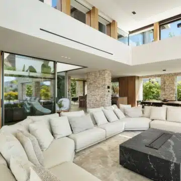 Architectural masterpiece with breathtaking views of La Concha and Mediterranean sea in Nueva Andalucia, Picture 4
