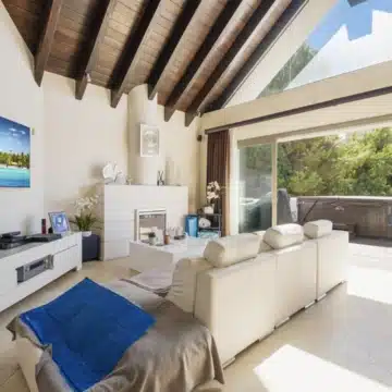 Beautiful and spacious duplex penthouse within the Los Flamingos Golf Resort, Benahavis Picture 10