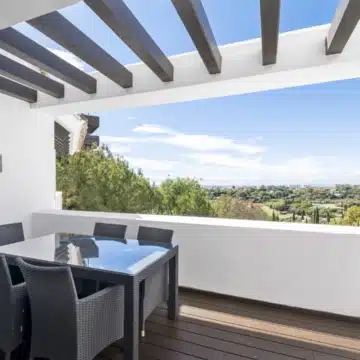 Beautiful and spacious duplex penthouse within the Los Flamingos Golf Resort, Benahavis Picture 5