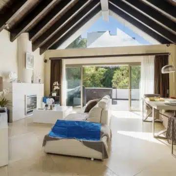 Beautiful and spacious duplex penthouse within the Los Flamingos Golf Resort, Benahavis Picture 1