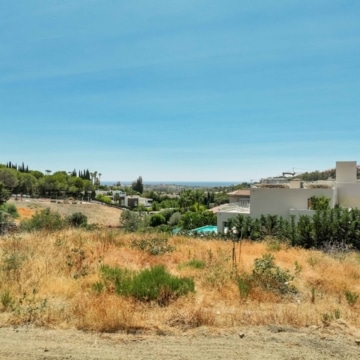 Two plots with project and license with sea views in the prestigious Nueva Andalucia Picture 12