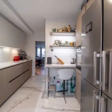 Refurbished modern 2-bedroom apartment near Puerto Banus, Marbella Picture 12
