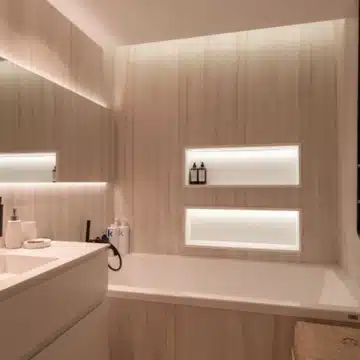 Refurbished modern 2-bedroom apartment near Puerto Banus, Marbella Picture 11