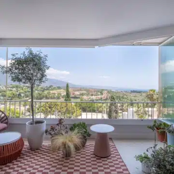 Refurbished modern 2-bedroom apartment near Puerto Banus, Marbella Picture 0