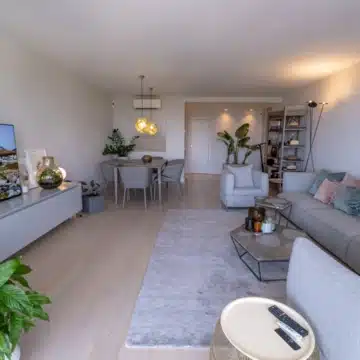 Refurbished modern 2-bedroom apartment near Puerto Banus, Marbella Picture 23