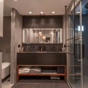 Refurbished modern 2-bedroom apartment near Puerto Banus, Marbella Picture 3