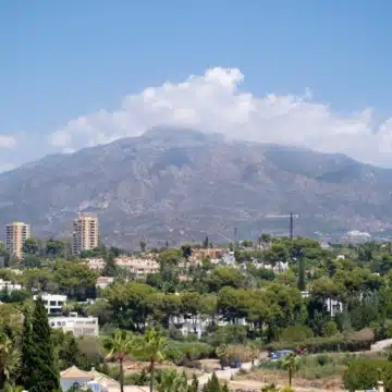 Refurbished modern 2-bedroom apartment near Puerto Banus, Marbella Picture 1