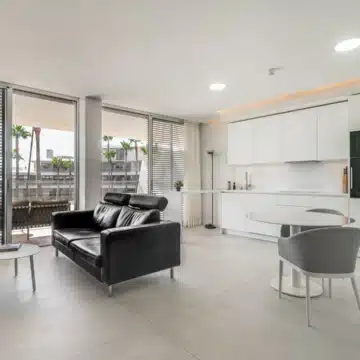 Modern 2-bedroom beachfront apartment located in The Edge, Estepona West Picture 1