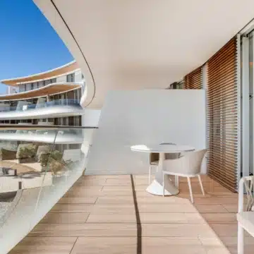 Modern 2-bedroom beachfront apartment located in The Edge, Estepona West Picture 3