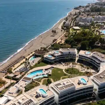 Modern 2-bedroom beachfront apartment located in The Edge, Estepona West Picture 0