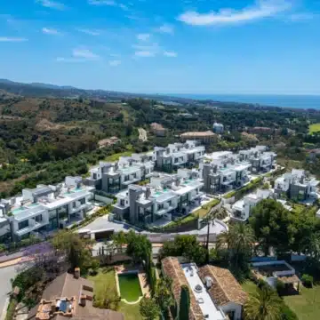 The List – Six bedrooms house with beautiful sea views in Rio Real, Marbella Picture 0