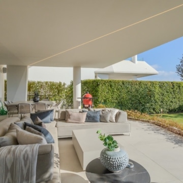 Unique semi-detached villa in the heart of the Golf Valley, Nueva Andalucia Picture 1