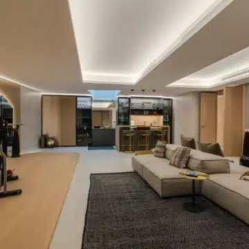 Unique semi-detached villa in the heart of the Golf Valley, Nueva Andalucia Picture 21