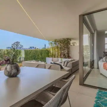 Unique semi-detached villa in the heart of the Golf Valley, Nueva Andalucia Picture 7