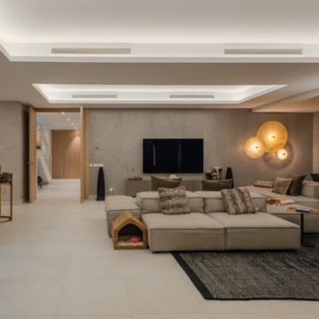 Unique semi-detached villa in the heart of the Golf Valley, Nueva Andalucia Picture 23
