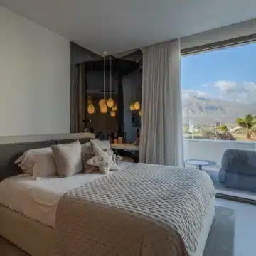 Unique semi-detached villa in the heart of the Golf Valley, Nueva Andalucia Picture 33
