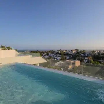Unique semi-detached villa in the heart of the Golf Valley, Nueva Andalucia Picture 41