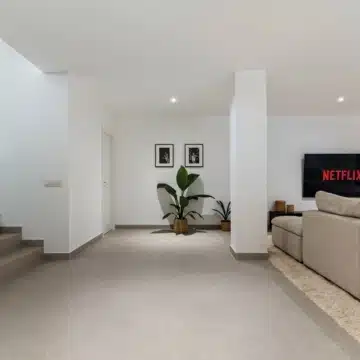 Modern detached villa with mountain and golf views in La Resina Golf, New Golden Mile Picture 22