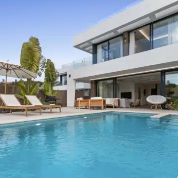 Modern detached villa with mountain and golf views in La Resina Golf, New Golden Mile Picture 31