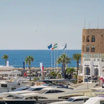 Beachside luxury penthouse with breathtaking sea and marina views in Puerto Banus, Marbella Picture 0