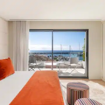 Beachside luxury penthouse with breathtaking sea and marina views in Puerto Banus, Marbella Picture 27