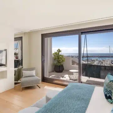 Beachside luxury penthouse with breathtaking sea and marina views in Puerto Banus, Marbella Picture 36