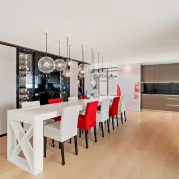 Beachside luxury penthouse with breathtaking sea and marina views in Puerto Banus, Marbella Picture 6