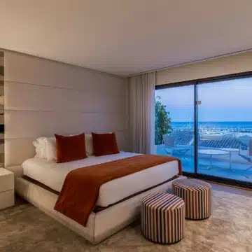Beachside luxury penthouse with breathtaking sea and marina views in Puerto Banus, Marbella Picture 41