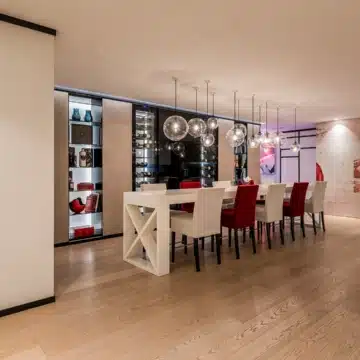 Beachside luxury penthouse with breathtaking sea and marina views in Puerto Banus, Marbella Picture 12