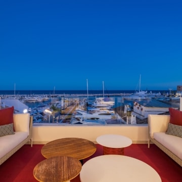 Beachside luxury penthouse with breathtaking sea and marina views in Puerto Banus, Marbella Picture 3