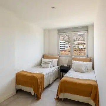 Elegant three-bedroom apartment in the desirable community of El Higuerón, Fuengirola Picture 14