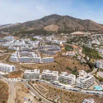 Elegant three-bedroom apartment in the desirable community of El Higuerón, Fuengirola Picture 16