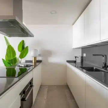 Elegant three-bedroom apartment in the desirable community of El Higuerón, Fuengirola Picture 3