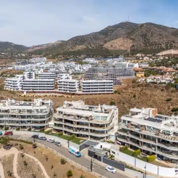 Elegant three-bedroom apartment in the desirable community of El Higuerón, Fuengirola Picture 15