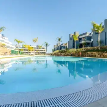 Stunning 3-bedroom duplex penthouse with sea and mountain views in Estepona East Picture 24