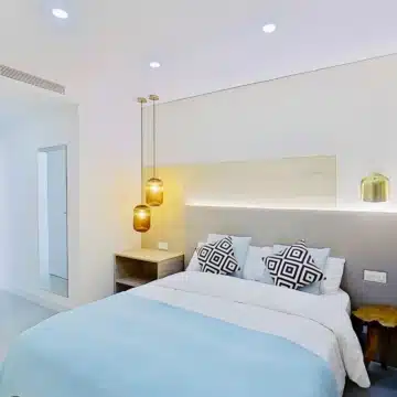 Stunning 3-bedroom duplex penthouse with sea and mountain views in Estepona East Picture 20