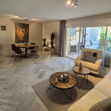 Beachside townhouse for sale Garden Beach Estepona walking distance to Estepona old town Picture 9