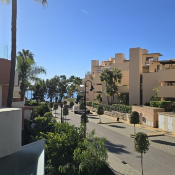 Beachside townhouse for sale Garden Beach Estepona walking distance to Estepona old town Picture 26