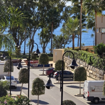 Beachside townhouse for sale Garden Beach Estepona walking distance to Estepona old town Picture 27