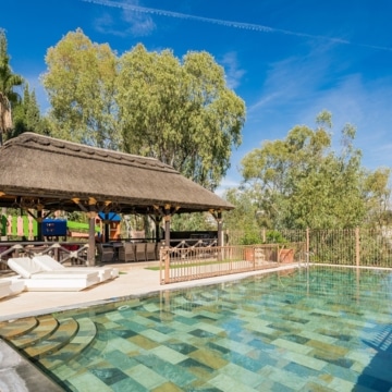 Magnificent villa with panoramic views in the prestigious El Herrojo, Benahavis Picture 26