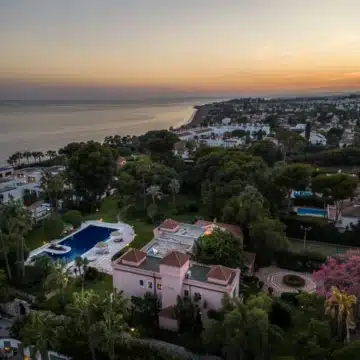 Mjaestic villa with an unparalleled living experience in Paraiso Barronal, Estepona Picture 14