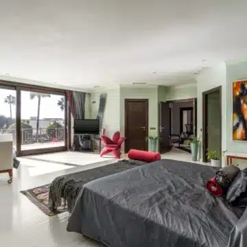 Mjaestic villa with an unparalleled living experience in Paraiso Barronal, Estepona Picture 6