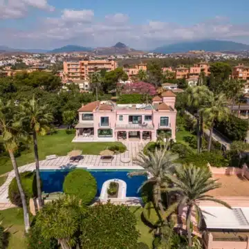 Mjaestic villa with an unparalleled living experience in Paraiso Barronal, Estepona Picture 16