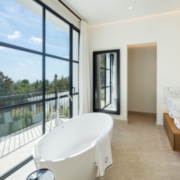 Majestic villa with remarkable architecture in the heart of Cascada de Camojan, Marbella Picture 14