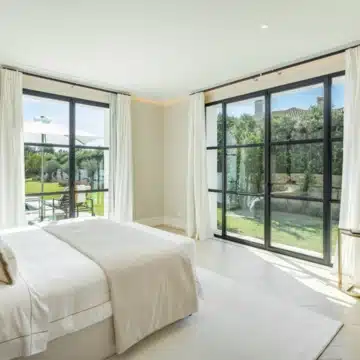 Majestic villa with remarkable architecture in the heart of Cascada de Camojan, Marbella Picture 9