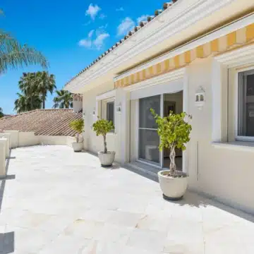 Refurbished contemporary detached villa in La Cerquilla, Nueva Andalucia Picture 23