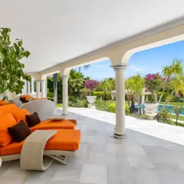 Refurbished contemporary detached villa in La Cerquilla, Nueva Andalucia Picture 18